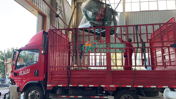 天瑞固控的泥漿剪切泵裝車中