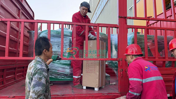 地鐵剪切泵-泥漿制備機(jī)打包裝車